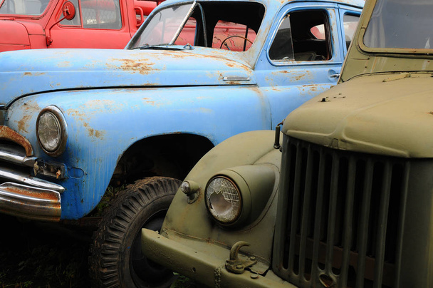 Rusty quebrado russo-made carros
 - Foto, Imagem