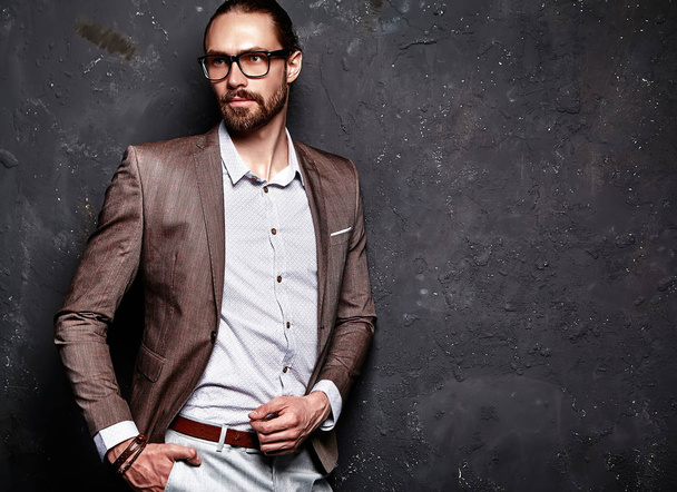 man with beard in suit and glasses - Foto, imagen