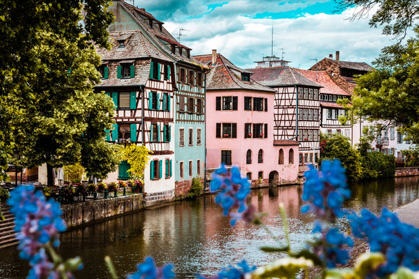 Upea näkymä Strasbourgiin Ranskassa kesällä
 - Valokuva, kuva