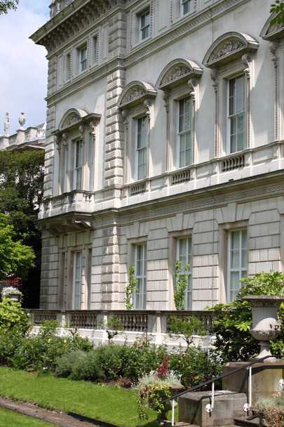 Jardín del palacio renacentista
 - Foto, imagen