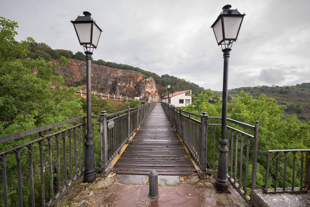 Híd Ortigosa de Cameros Village, La rioja, Spanyolország. - Fotó, kép
