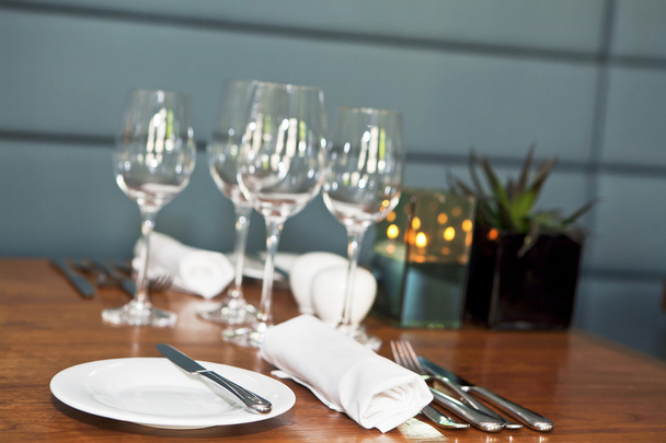 Configuración de mesa restaurante
 - Foto, Imagen