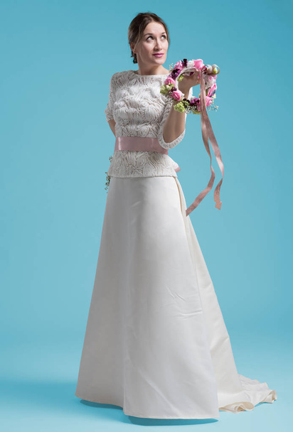 beautiful woman wearing wedding dress  - Φωτογραφία, εικόνα
