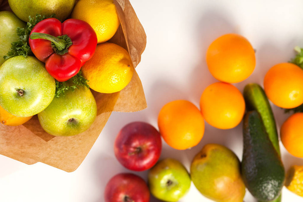 овочі та фрукти на ізольованих
 - Фото, зображення