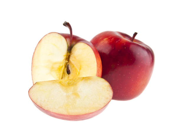красные яблоки на белом фоне - Фото, изображение