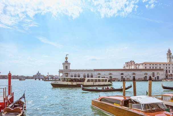 Grand Canal in Venice. Scenice Italian Lagoon - Foto, imagen