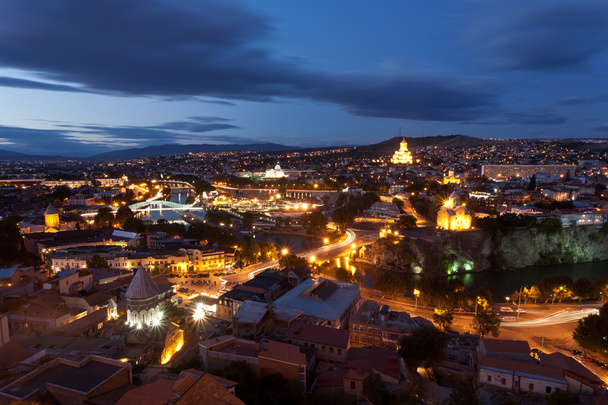 Vista nocturna de Tiflis, Georgia
. - Foto, Imagen