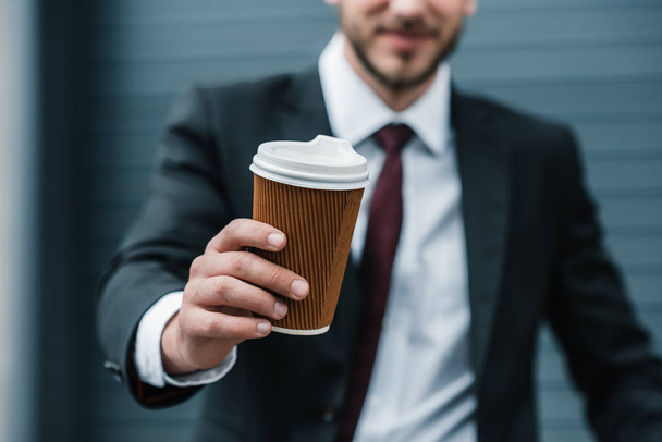Businessman drinking coffee  - Foto, afbeelding