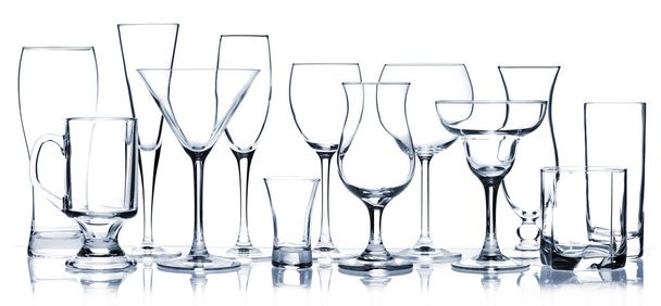 Seria szklanych - wszystkie kieliszki koktajlowe - Zdjęcie, obraz