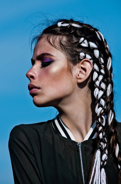 fashion photo of girl or woman with bright fashionable makeup - Valokuva, kuva