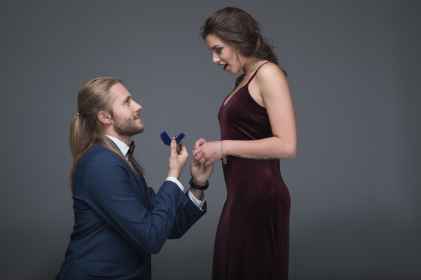 man making marriage proposal to girlfriend - Photo, Image