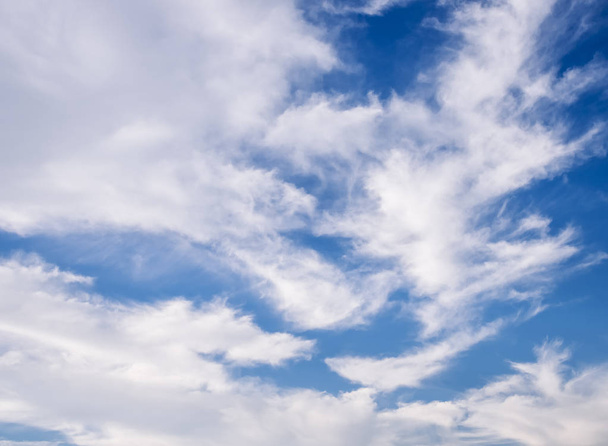 Chmura z błękitnego nieba tle Cloudscape natura - Zdjęcie, obraz