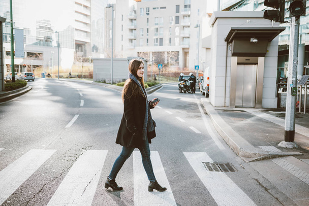 woman outdoor walking in city - Foto, imagen