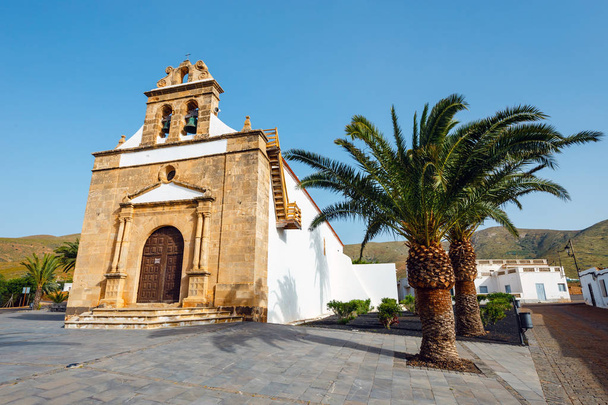 Kerk van Nuestra Senora de la Pena bij Betancuria, Ermita de la Virgen de la Pena, Fuerteventura, Spanje - Foto, afbeelding