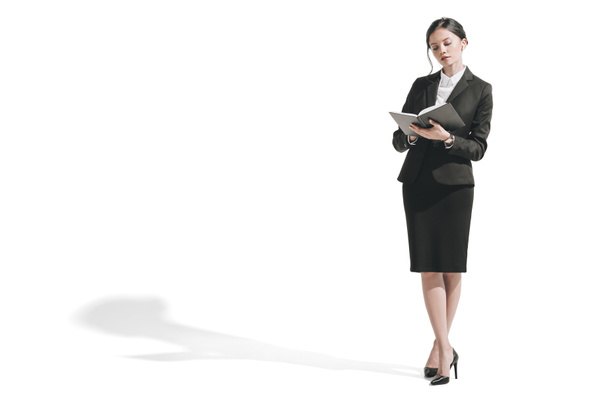 businesswoman holding diary - Фото, зображення