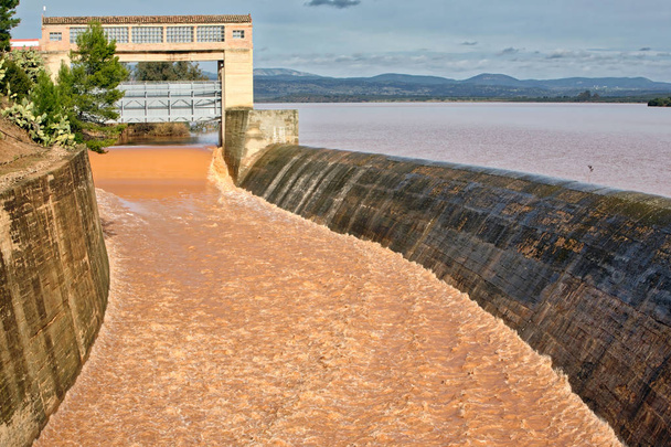 Panoramic view of the dam of Guadalen at full capacity, in the province of Jaen, Spain - Photo, Image