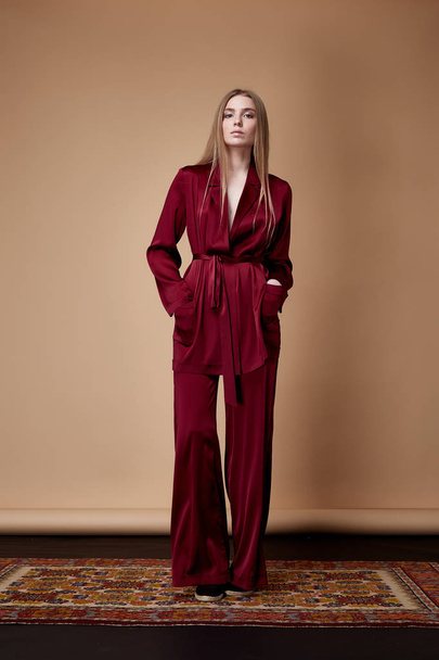Fashion model pose fore catalog summer collection designer cloth - Valokuva, kuva
