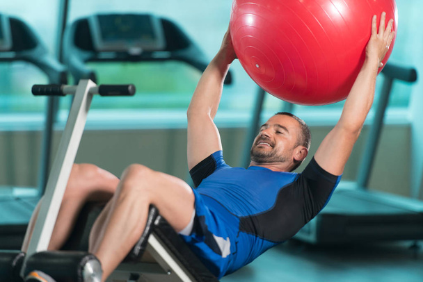 Exercise For Abs With Ball On Adjustable Bench - Fotoğraf, Görsel