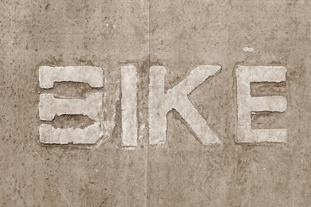 bike sign text on the road for safety biker - Foto, Imagem