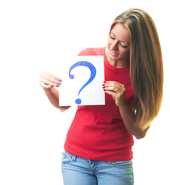 Atraente sorrindo jovem mulher em uma camisa vermelha detém um sagacidade cartaz
 - Foto, Imagem