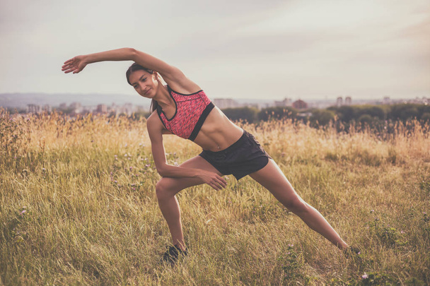 Sporty woman exercising - 写真・画像