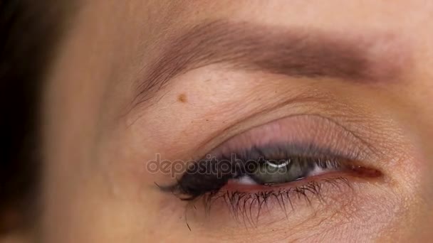 Macro Close-up eye blinking - Filmagem, Vídeo