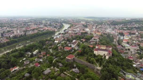 Vista aérea do Castelo de Uzhhorod, Ucrânia
 - Filmagem, Vídeo