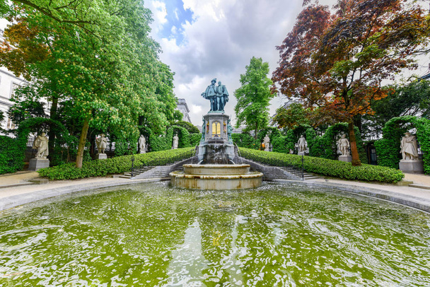 Petit Sablon Park - Brüksel, Belçika - Fotoğraf, Görsel