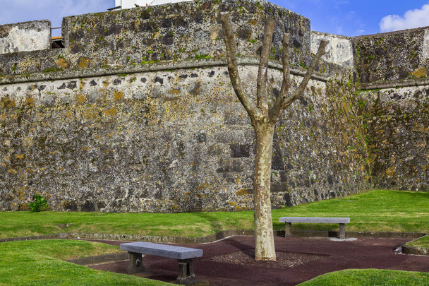 Fortezza Forte de Sao Bras de Ponta Delgada, Azzorre. Militare
  - Foto, immagini