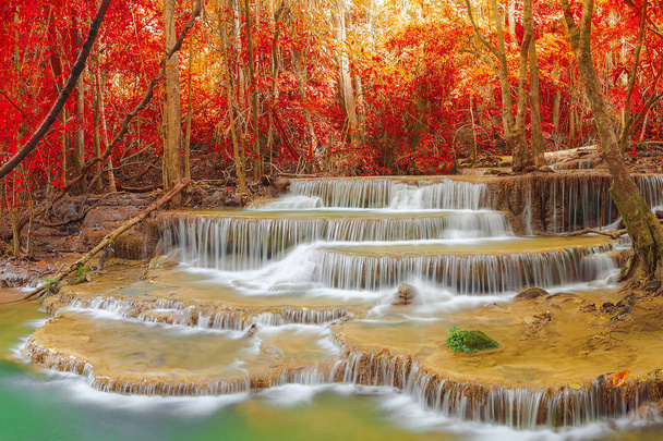 Пейзаж водопада Хуай Мэй Камин
 - Фото, изображение