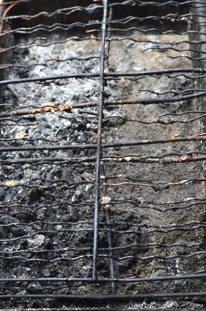 старая печь для сжигания рыбы
 - Фото, изображение