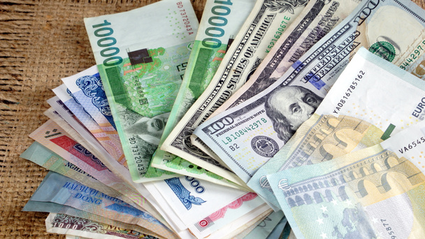Bize dolar, Kore Wonu, Euro Bono ve bazı para faturaları ve banknot - Fotoğraf, Görsel