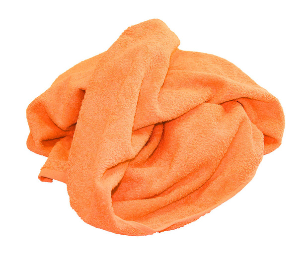 zerknittertes oranges Handtuch isoliert - Foto, Bild