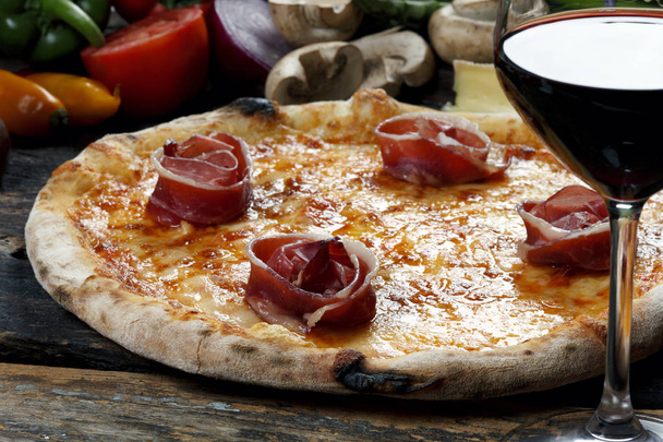 Pizza with glass of red wine - Φωτογραφία, εικόνα
