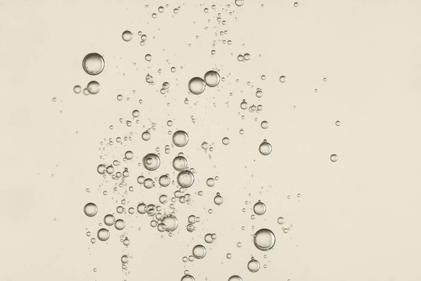 Hermosas burbujas de champán dorado fizz - Foto, imagen