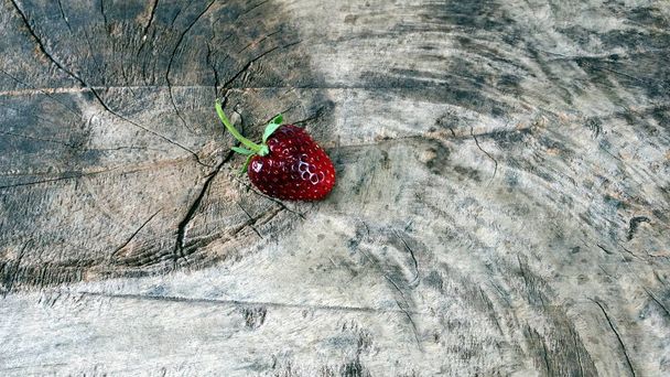 Makea mansikka, suosittu hedelmä
 - Valokuva, kuva