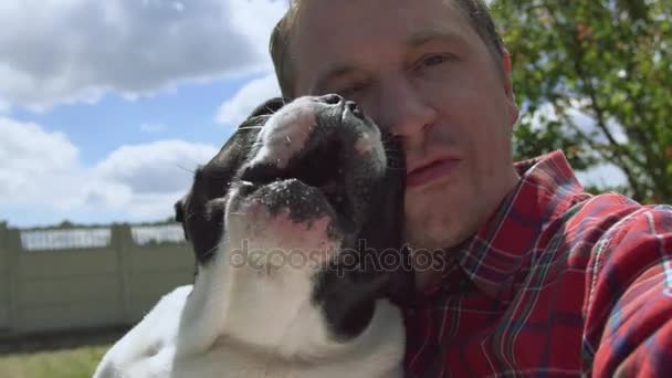 Closeup pes a majitel na open air. - Záběry, video