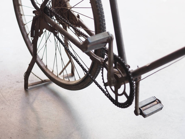  back wheel of old bicycle parking - Φωτογραφία, εικόνα