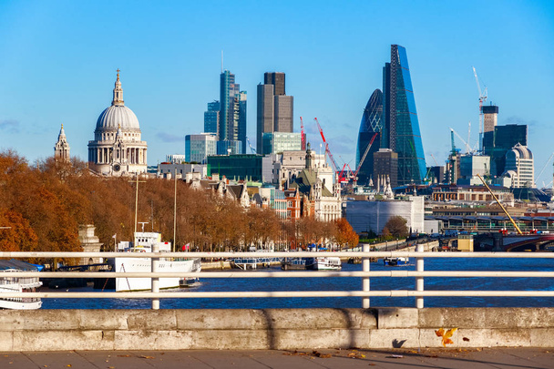 City of London od most Waterloo - Zdjęcie, obraz