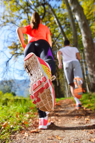 jovem casal jogging
 - Foto, Imagem