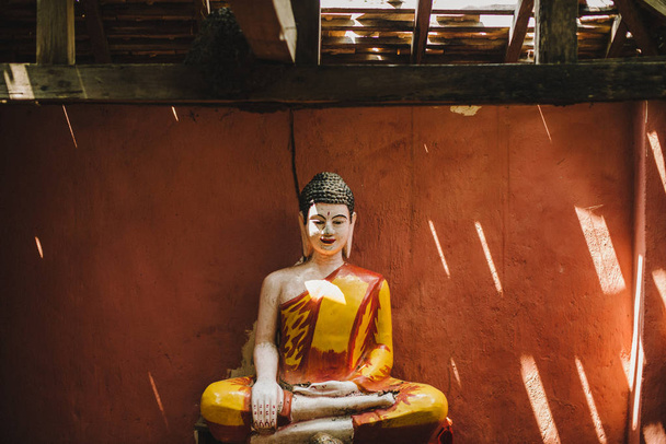 Meditazione sul buddha
 - Foto, immagini