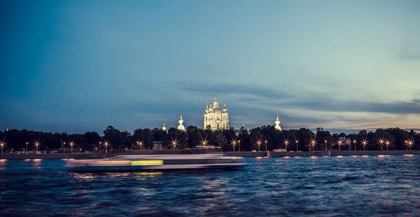 Смольный собор Санкт-Петербурга
  - Фото, изображение