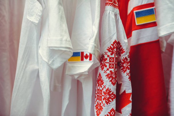 Ukrayna Vishyvanka Kanada bayrağı ile vizesiz - Fotoğraf, Görsel