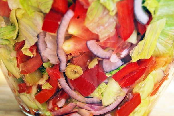 Sluiten van Griekse salade - Foto, afbeelding