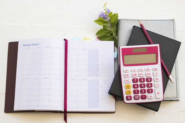 caderno registro planejador mensal para financeira
  - Foto, Imagem