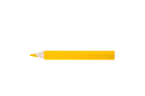 Yksi värillinen keltainen kynä eristetty valkoisella taustalla
. - Valokuva, kuva