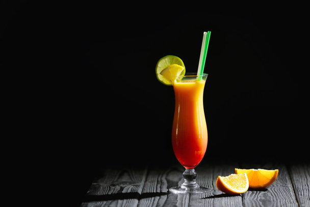 Tequila Sunrise cocktail - Фото, изображение