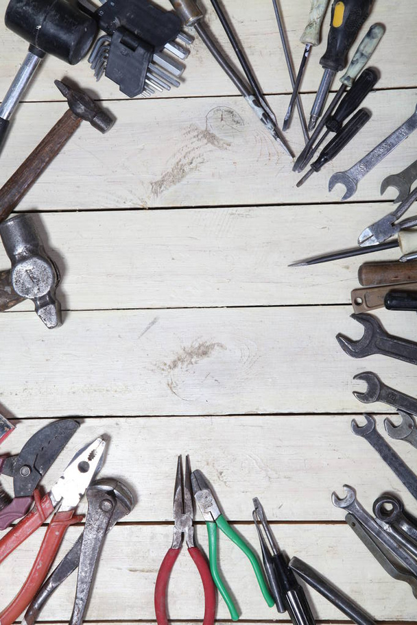 ferramentas de construção para reparação de martelos chave de fenda
 - Foto, Imagem