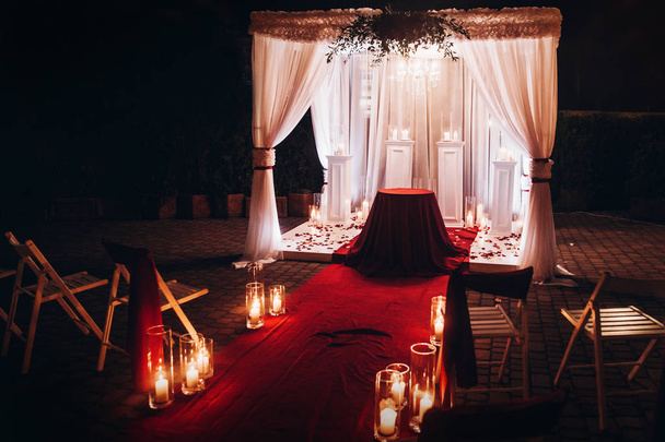 decoração da noite de casamento para cerimônia
 - Foto, Imagem