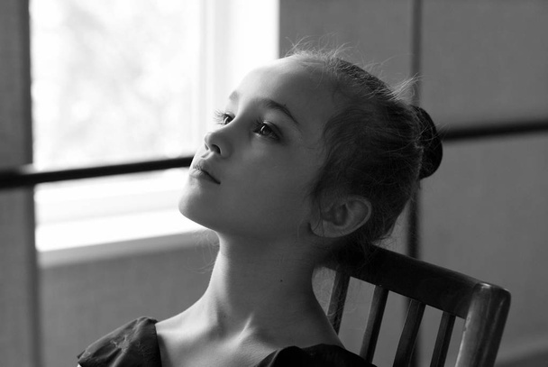 Beautiful girl ballet dancer - Fotoğraf, Görsel